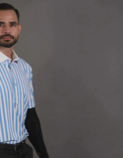showcasing DapperTee stretchable golf polo fabric during professional movement.